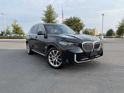 Used 2025 BMW X5 xDrive50e AWD/4WD image 2