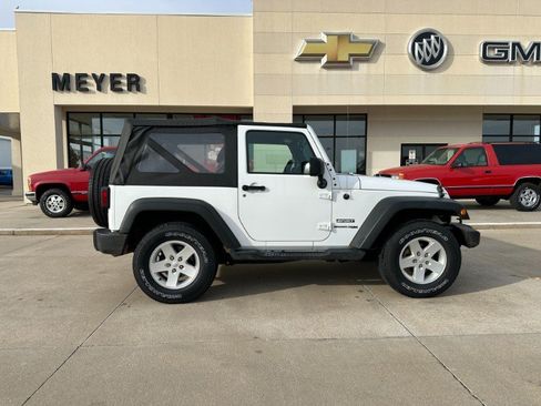 Used 2018 Jeep Wrangler Sport AWD/4WD image 1