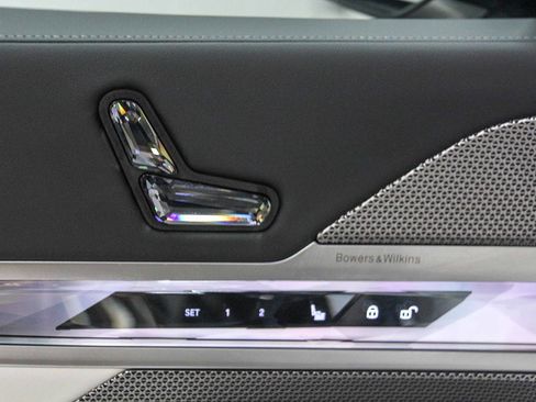 New 2026 BMW 740i w/ Premium Package image 21