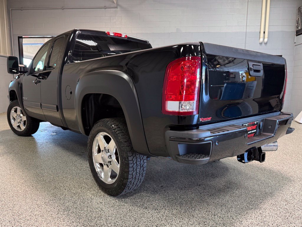 Used 2011 GMC Sierra 2500 SLT w/ SLT Convenience Package AWD/4WD image 4