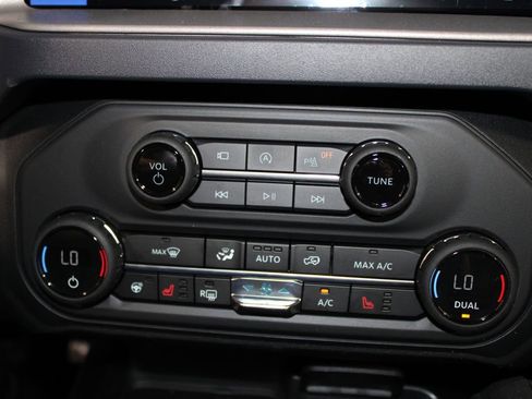 New 2025 Ford Bronco Outer Banks w/ Sasquatch Package image 44