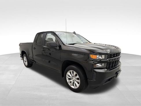 Used 2020 Chevrolet Silverado 1500 Custom w/ Custom Value Package AWD/4WD image 5