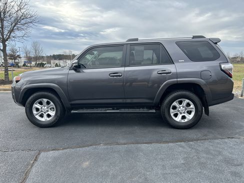 Used 2022 Toyota 4Runner SR5 Premium image 6