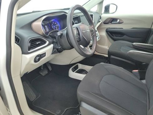 Used 2023 Chrysler Voyager LX FWD image 20