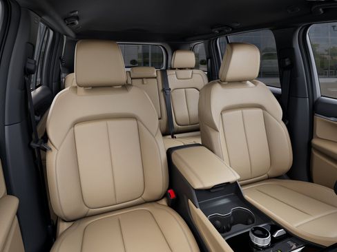 New 2025 Jeep Grand Cherokee Limited w/ MOPAR Finishing Package AWD/4WD image 24