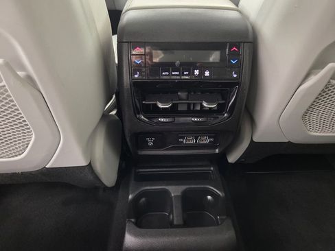 Used 2021 Jeep Grand Cherokee L Overland w/ Advanced Protech Group III AWD/4WD image 26