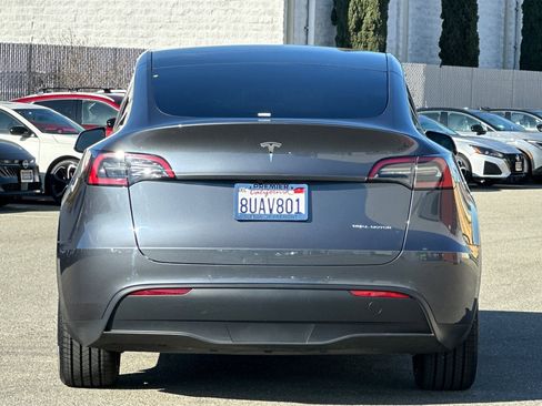 Used 2021 Tesla Model Y Long Range image 5
