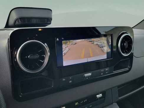 Used 2025 Mercedes-Benz Sprinter 2500 image 19