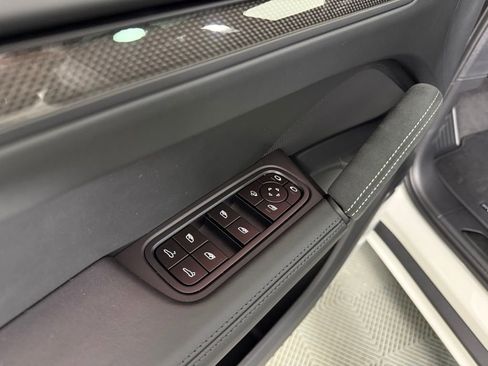 New 2026 Porsche Cayenne GTS image 22