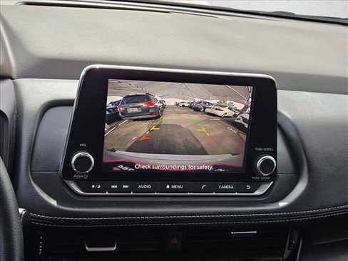 Used 2022 Nissan Rogue SV FWD image 12