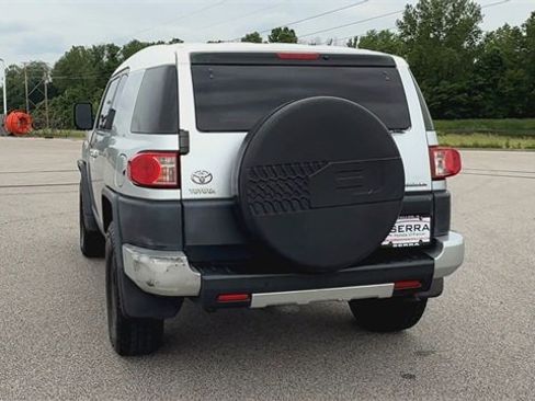 Used 2007 Toyota FJ Cruiser 2WD image 7