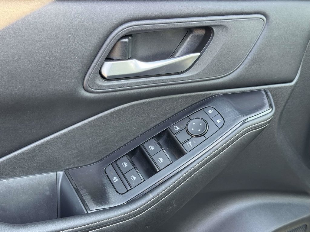 Used 2026 Nissan Rogue SV FWD image 29