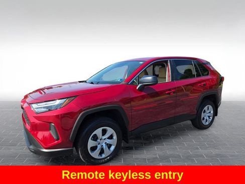 Used 2024 Toyota RAV4 LE AWD/4WD image 4