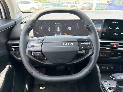 New 2026 Kia Sportage LX FWD image 10
