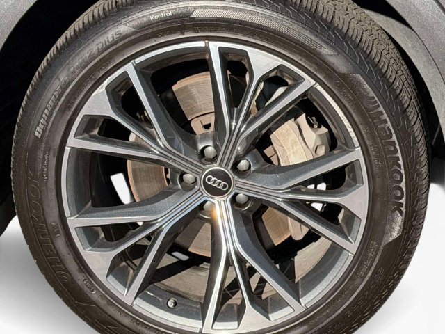 Used 2023 Audi Q8 Prestige AWD/4WD image 10