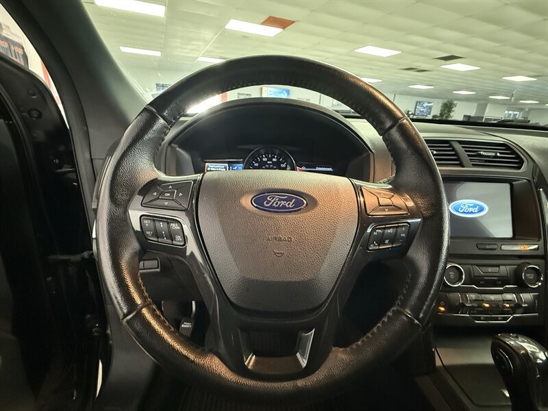 Used 2018 Ford Explorer XLT w/ Equipment Group 202A FWD image 37