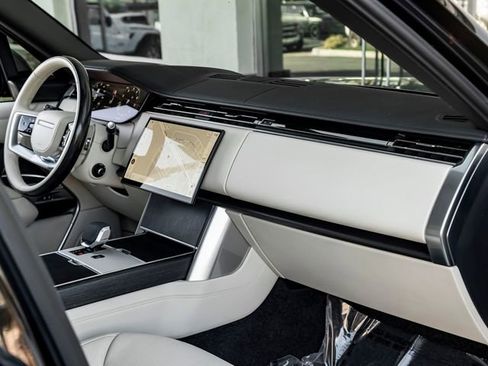 Certified 2024 Land Rover Range Rover Autobiography AWD/4WD image 34
