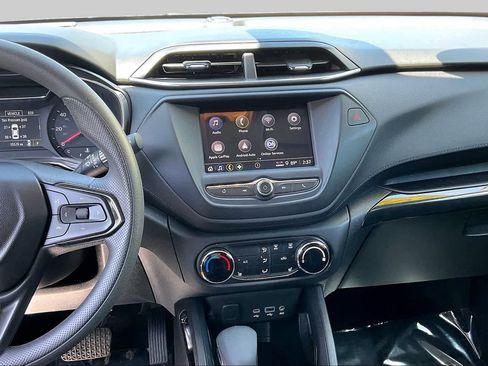 Used 2023 Chevrolet TrailBlazer LT FWD image 7