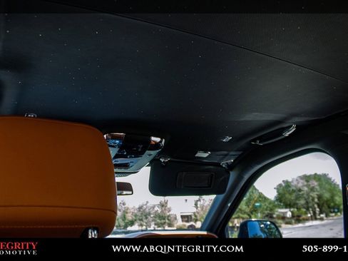 Used 2022 Rolls-Royce Cullinan w/ Dynamic Package image 40