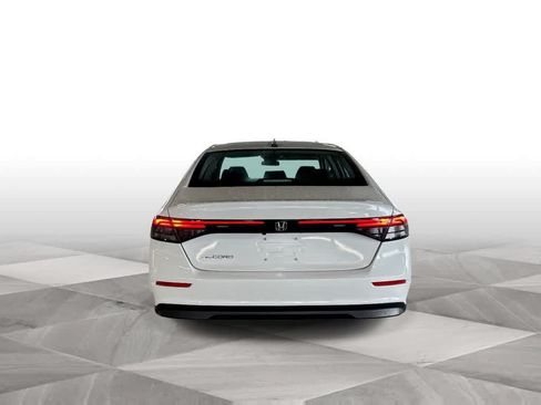 Used 2025 Honda Accord SE image 7