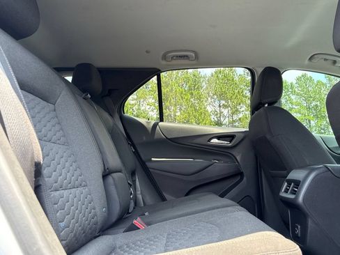Used 2024 Chevrolet Equinox LT FWD image 21