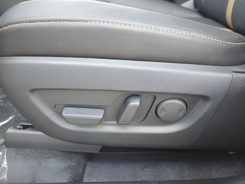 Used 2025 MAZDA CX-70 Plug-In Hybrid w/ Premium Plus image 13