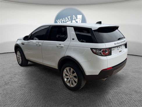 Used 2018 Land Rover Discovery Sport SE image 6