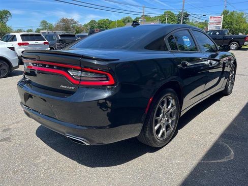 Used 2017 Dodge Charger SXT w/ AWD Plus Group image 3