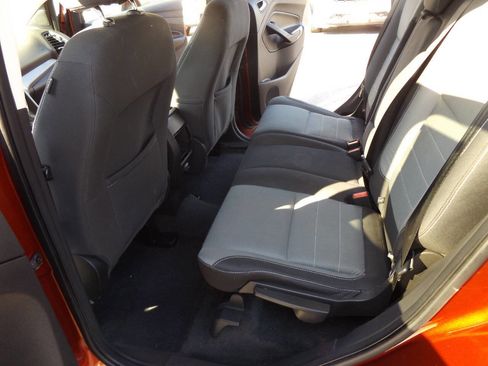 Used 2016 Ford Escape SE image 16