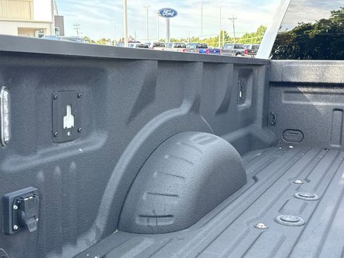 Used 2018 Ford F250 Lariat w/ Lariat Value Package RWD image 46
