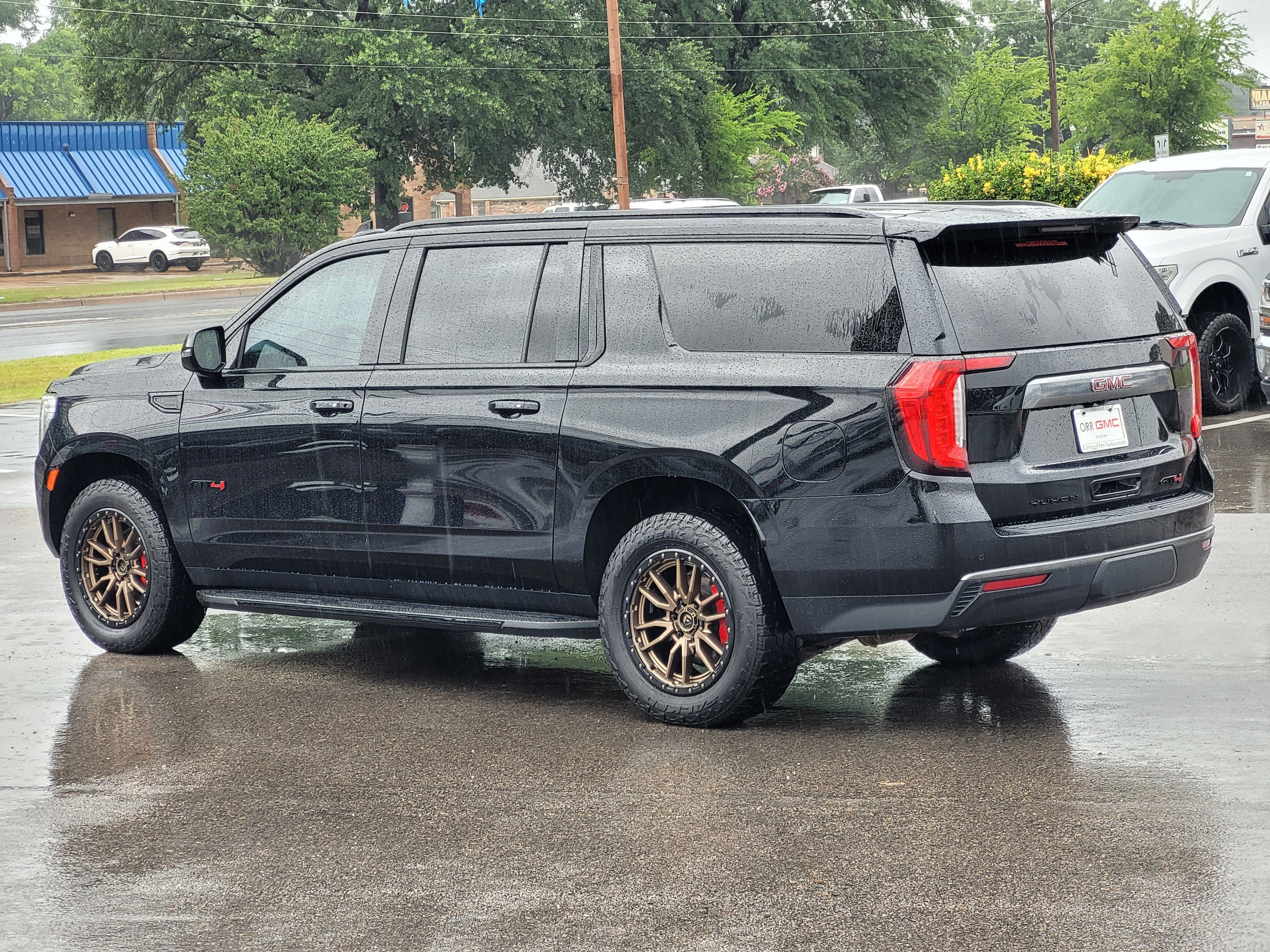 Used 2021 GMC Yukon XL AT4 w/ Rear Media and Nav Package AWD/4WD image 6