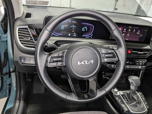 Used 2025 Kia Seltos S AWD/4WD image 29