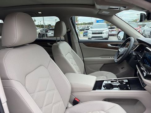 New 2026 Volkswagen Atlas SE image 9