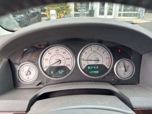 Used 2010 Chrysler Town & Country Touring image 2