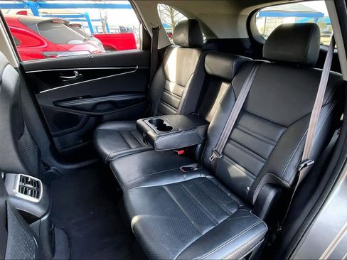 Used 2017 Kia Sorento EX w/ EX Premium Package image 21