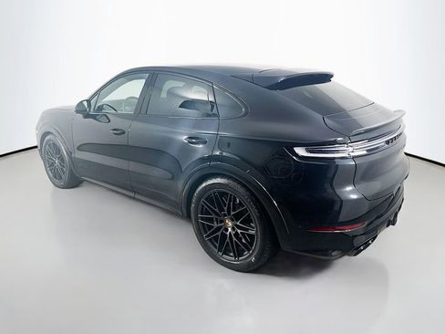 Certified 2025 Porsche Cayenne GTS image 3