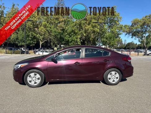 Used 2018 Kia Forte LX FWD image 1