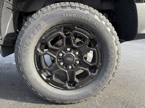 New 2025 Ford Ranger Lariat w/ Black Appearance Package image 8