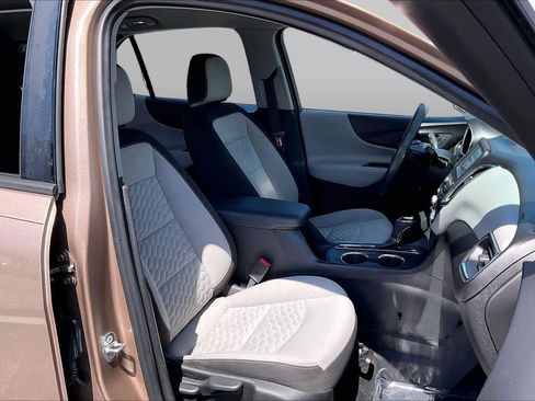 Used 2018 Chevrolet Equinox LS FWD image 8