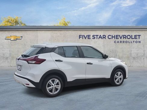Used 2024 Nissan Kicks S FWD image 8