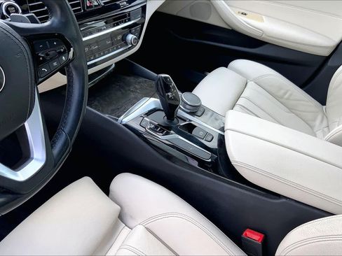 Used 2020 BMW 530i w/ Convenience Package RWD image 17