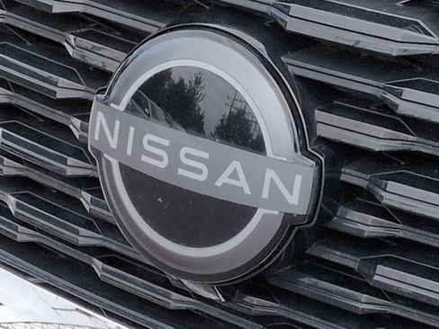 Used 2023 Nissan Rogue SV FWD image 12