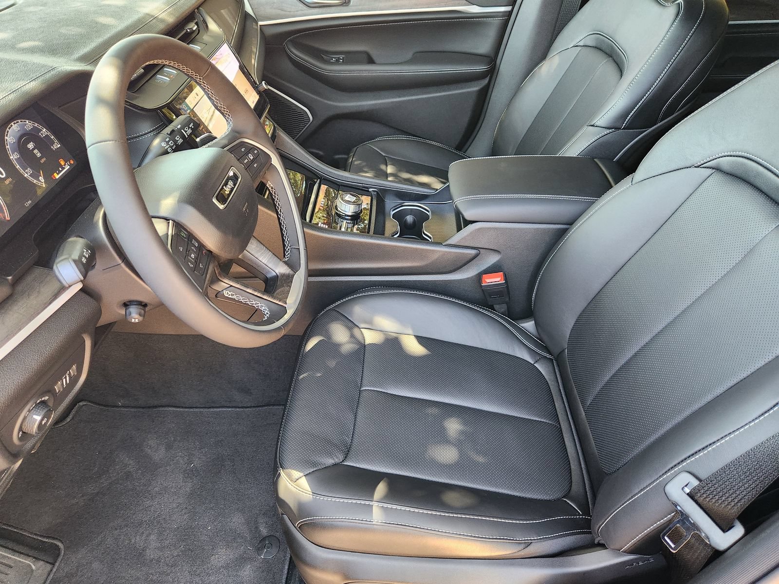New 2027 Jeep Grand Cherokee Limited AWD/4WD image 18