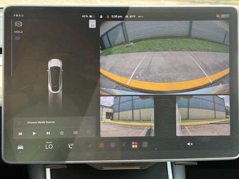 Used 2021 Tesla Model Y Long Range AWD/4WD image 12