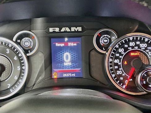 Used 2025 RAM 1500 Big Horn RWD image 22