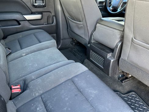 Used 2018 Chevrolet Silverado 1500 LT w/ LT Eassist Package image 17