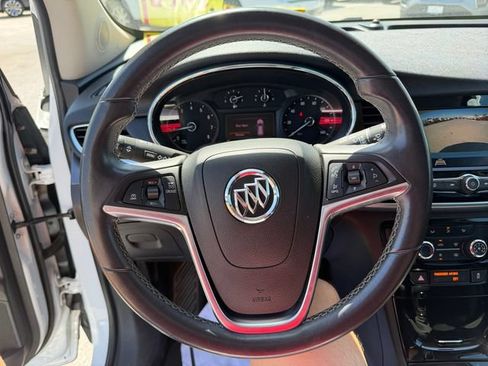 Used 2022 Buick Encore Preferred w/ Safety Package FWD image 18