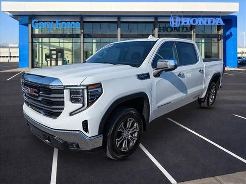 Used 2025 GMC Sierra 1500 SLT image 4