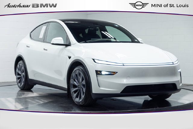 Used 2026 Tesla Model Y Long Range AWD/4WD image 1