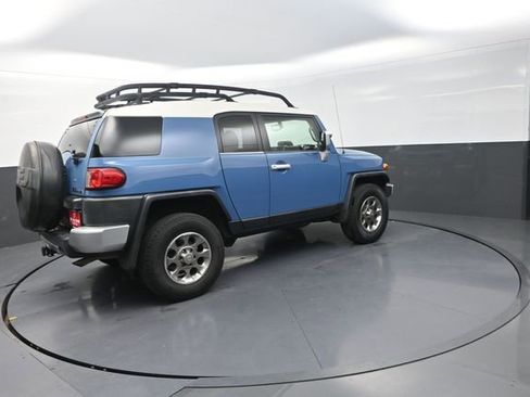Used 2011 Toyota FJ Cruiser 4WD w/ Convenience Pkg image 7